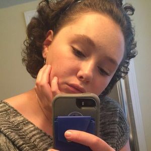 Meet your Posher, Kayla